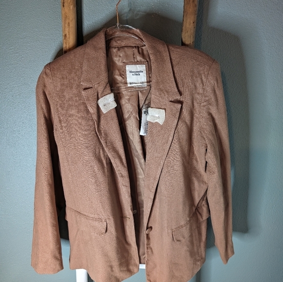 Abercrombie & Fitch Jackets & Blazers - NWT Abercrombie & Fitch linen blend blazer Small